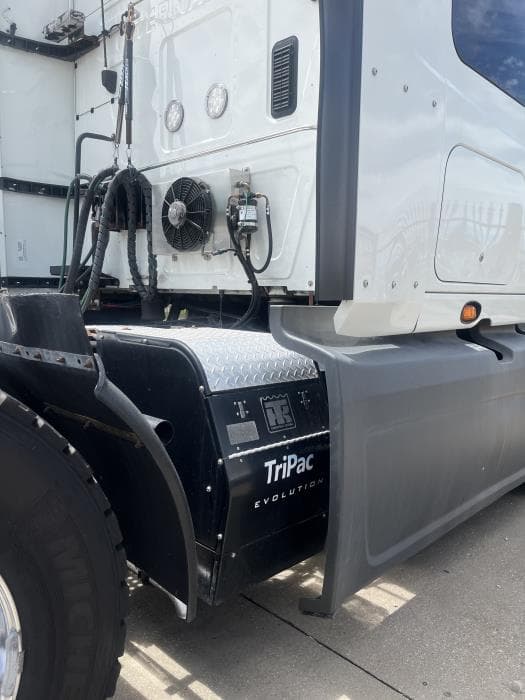 2021 International LT — photo 6