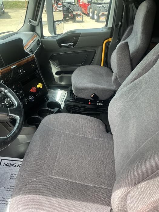 2021 International LT — photo 12