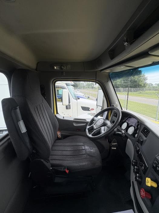 2021 Peterbilt 579 — photo 16