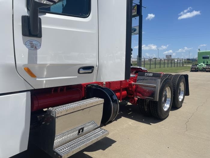 2022 Peterbilt 567 — photo 16