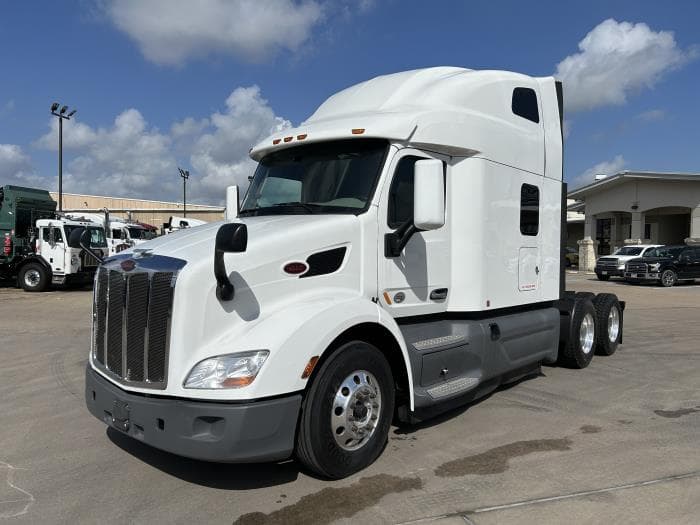 2021 Peterbilt 579 — photo 2
