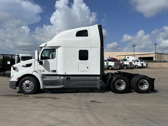 2021 Peterbilt 579 — photo 3