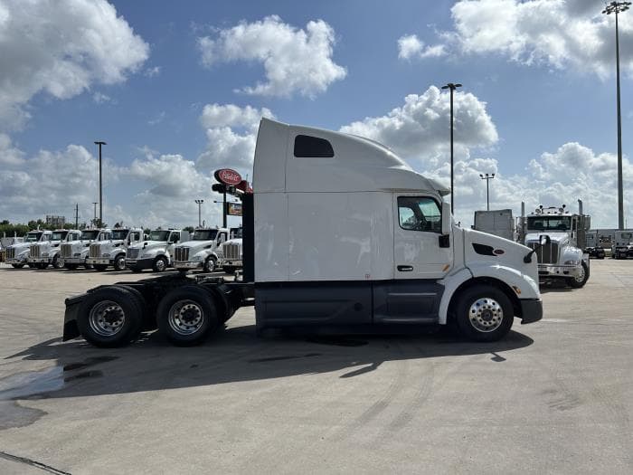 2021 Peterbilt 579 — photo 7