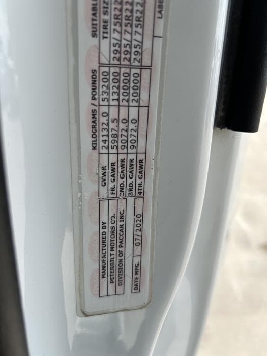 2021 Peterbilt 579 — photo 27