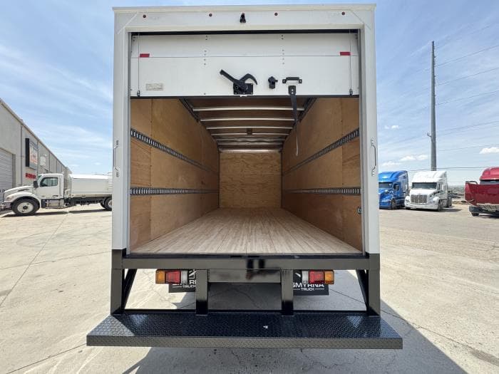 2024 Isuzu NRR — photo 13