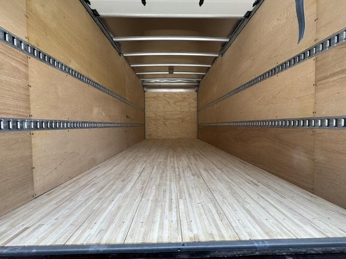 2024 Isuzu NRR — photo 14