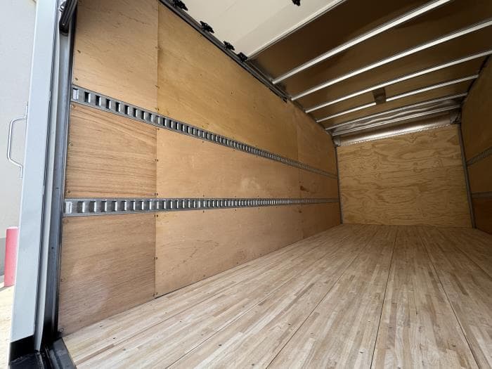 2024 Isuzu NRR — photo 16