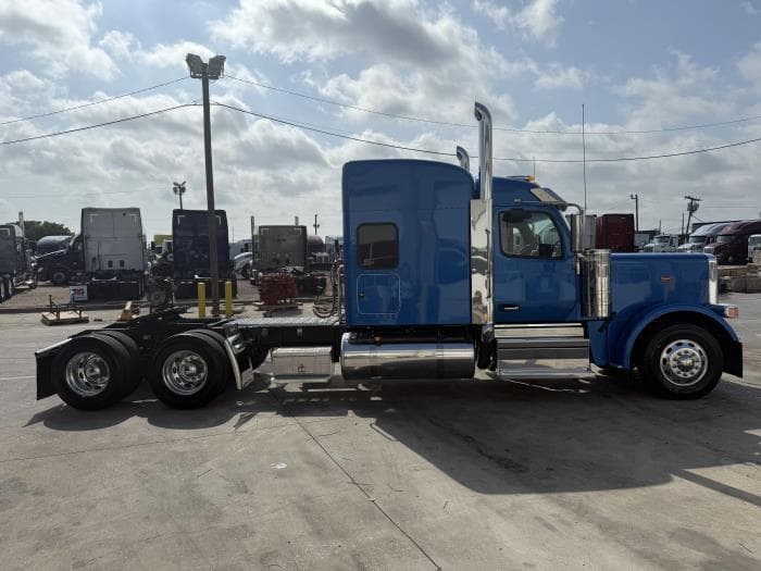 2026 Peterbilt 589 — photo 10