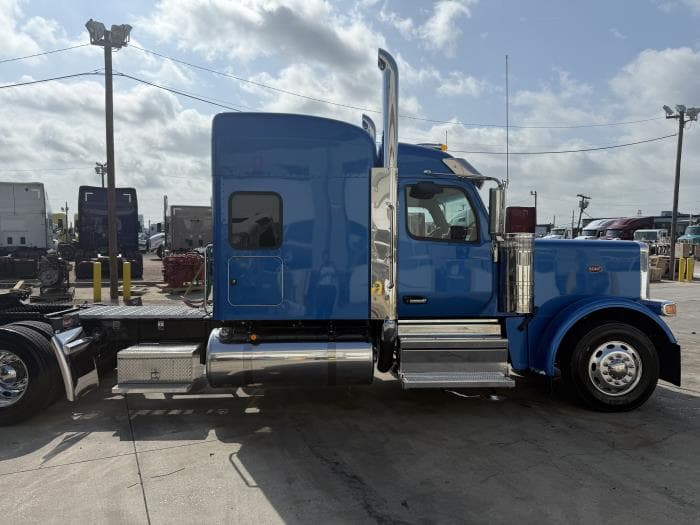 2026 Peterbilt 589 — photo 11