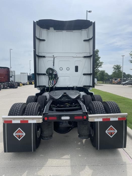 2026 International LT — photo 4
