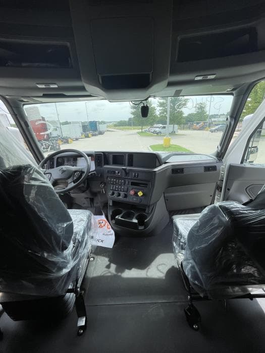 2026 International LT — photo 11