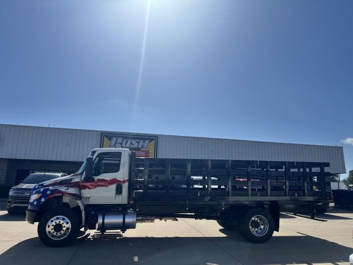 2025 International MV — photo 3