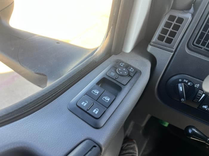 2025 International MV — photo 13