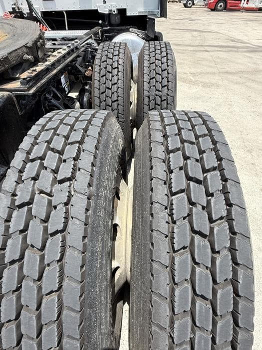 2021 Peterbilt 579 — photo 6