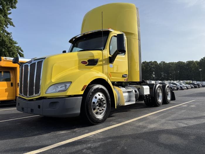 2020 Peterbilt 579 — photo 3