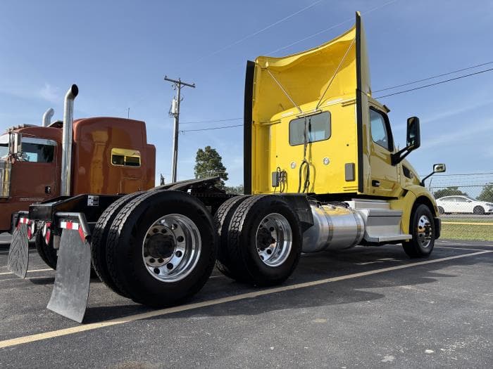 2020 Peterbilt 579 — photo 6