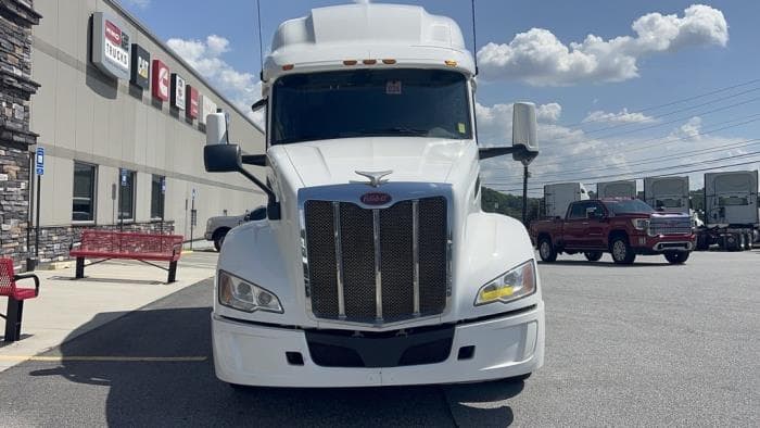 2022 Peterbilt 579 — photo 3