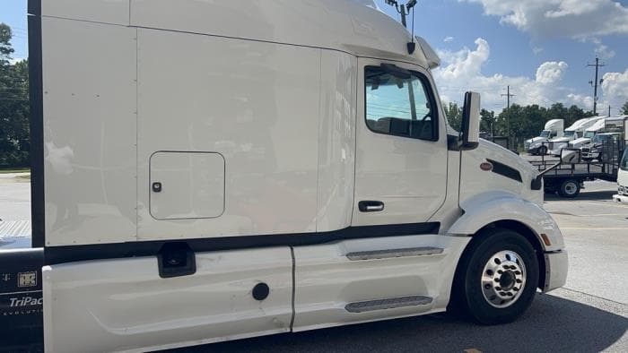 2022 Peterbilt 579 — photo 5
