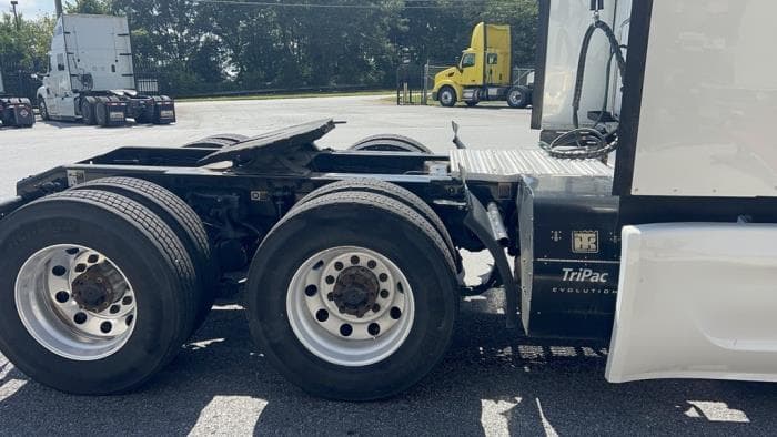 2022 Peterbilt 579 — photo 6