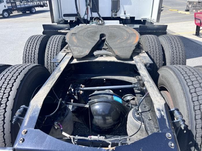 2022 Peterbilt 579 — photo 9