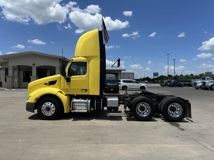 2021 Peterbilt 579 — photo 3