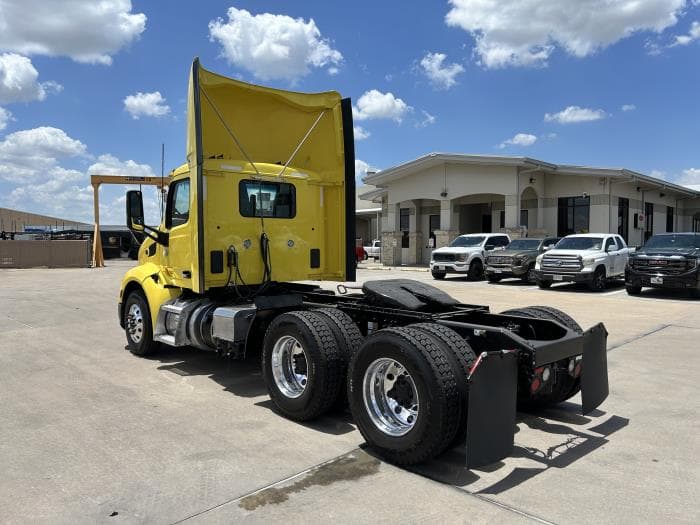 2021 Peterbilt 579 — photo 4