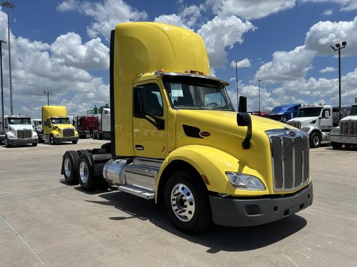 2021 Peterbilt 579 — photo 8