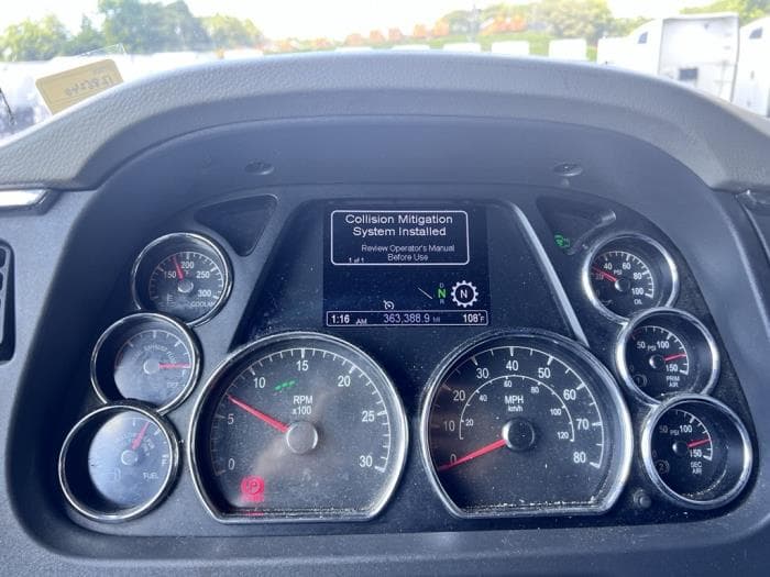 2022 Peterbilt 579 — photo 8