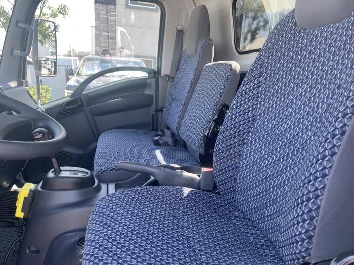 2025 Isuzu NRR — photo 17