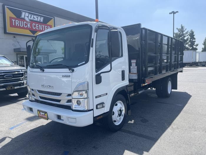 2025 Isuzu NRR — photo 2