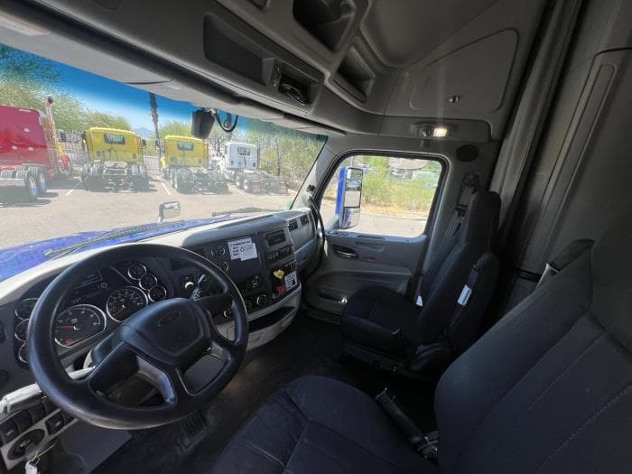 2022 Peterbilt 579 — photo 11
