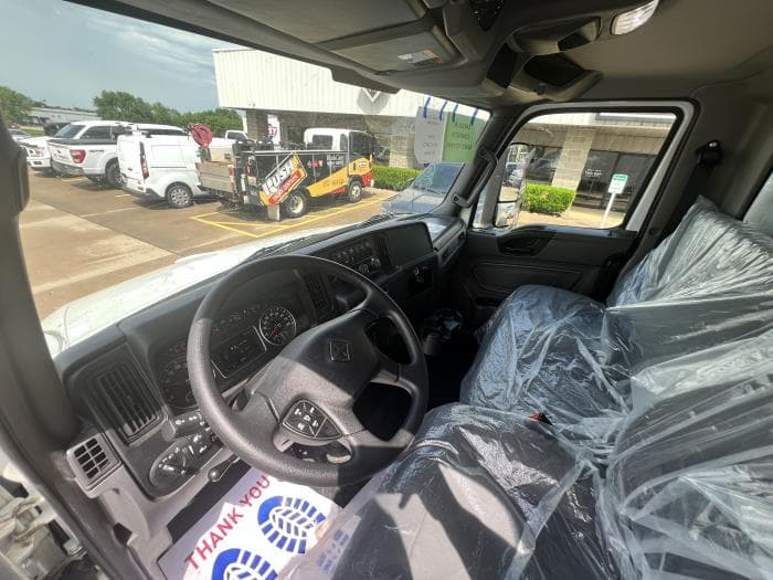 2025 International MV — photo 11