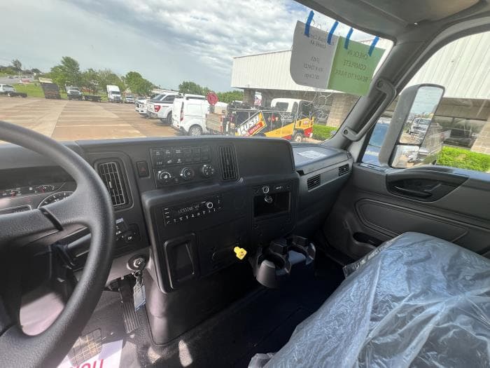 2025 International MV — photo 13