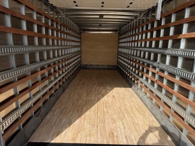 2026 Isuzu FTR — photo 7