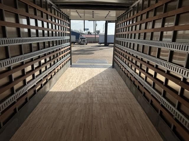 2026 Isuzu FTR — photo 8