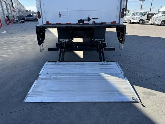 2026 Isuzu FTR — photo 12