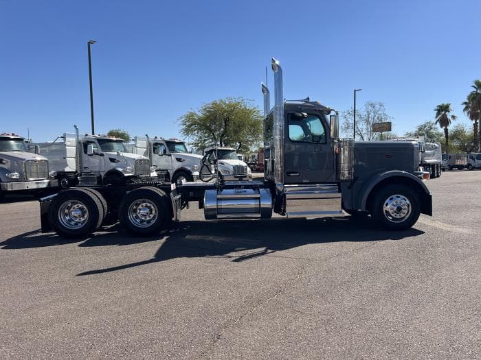 2026 Peterbilt 589 — photo 8