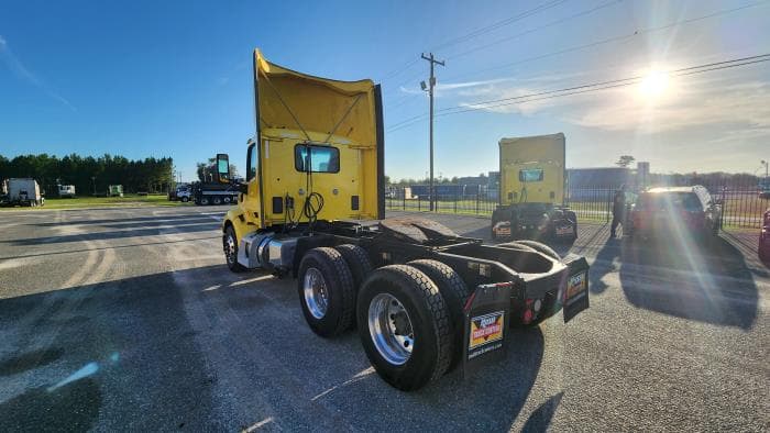 2021 Peterbilt 579 — photo 4