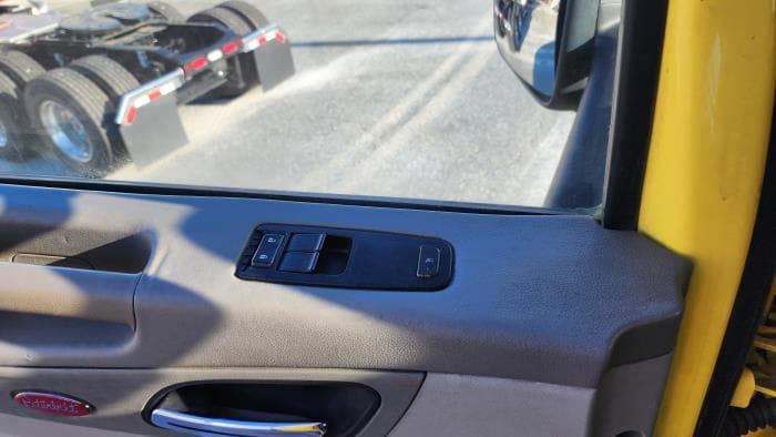 2021 Peterbilt 579 — photo 17