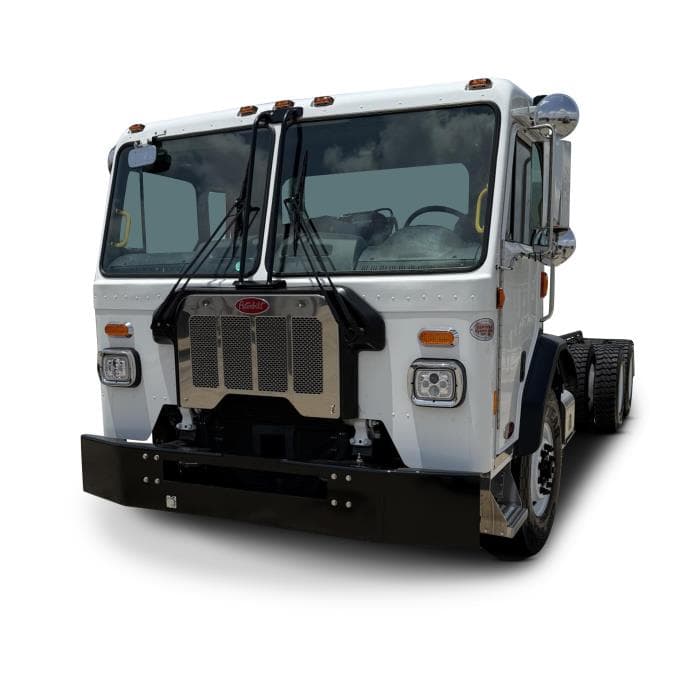 2025 Peterbilt 520 — photo 2