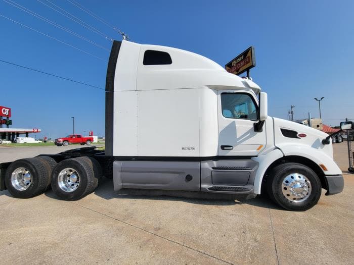 2021 Peterbilt 579 — photo 11
