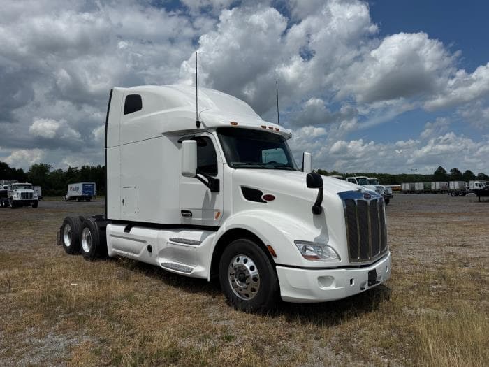 2022 Peterbilt 579 — photo 4