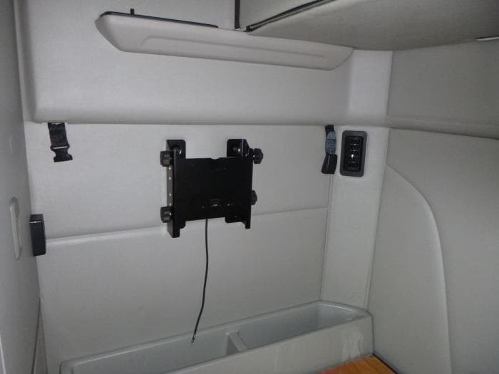 2021 Peterbilt 579 — photo 28