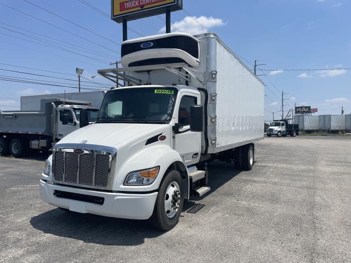 2025 Peterbilt 536 — photo 2