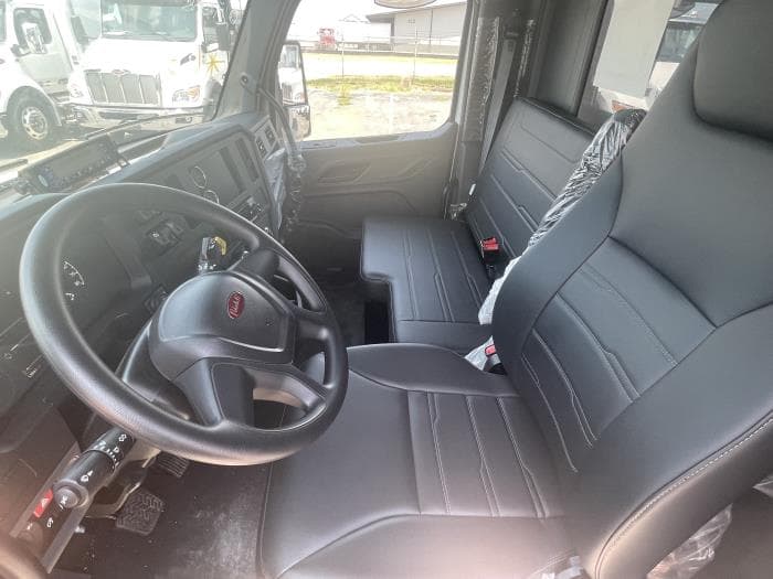 2025 Peterbilt 536 — photo 15