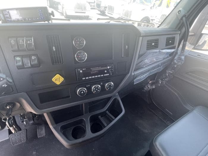 2025 Peterbilt 536 — photo 16