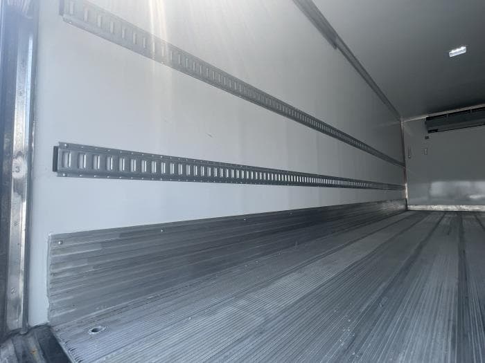 2025 Peterbilt 536 — photo 24