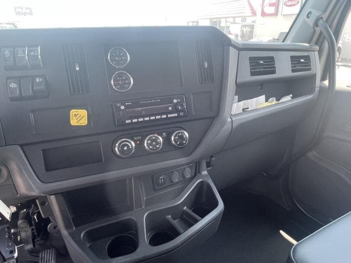 2025 Peterbilt 536 — photo 13