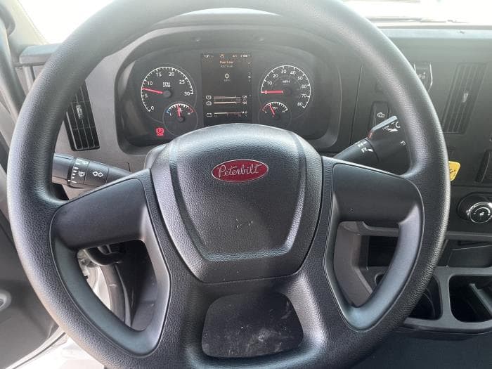 2025 Peterbilt 536 — photo 11