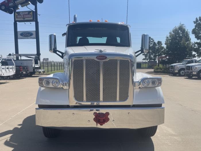 2022 Peterbilt 567 — photo 3